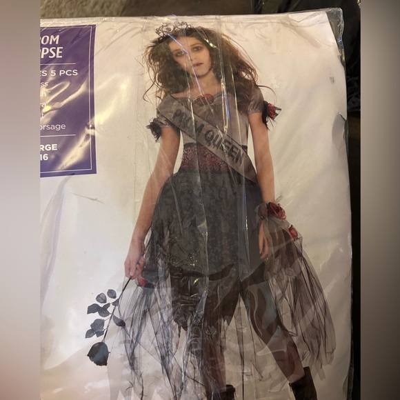 Gothic Prom Queen Kids Halloween Costume - Black and Red - Picture 1 of 12